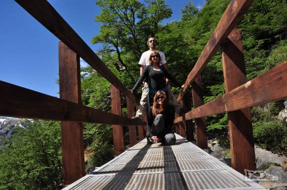 Com a Rowan, meia hora antes de chegarmos ao Refúgio San Martín, no lago Jakob, na região de Bariloche, na Argentina